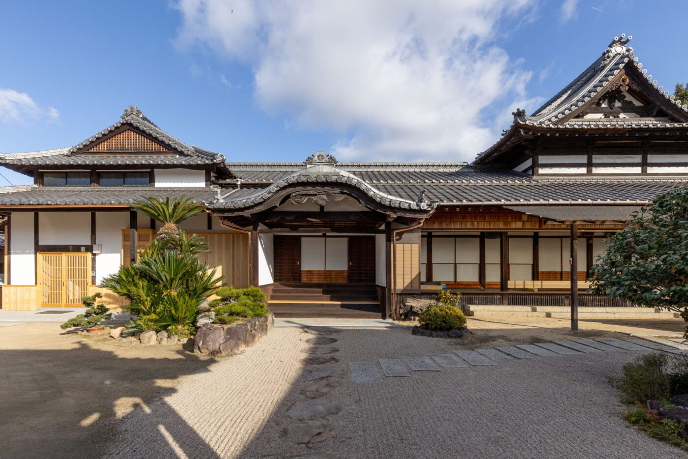 時を重ねた本堂を次代へ ― 吉塔寺 本堂改修工事